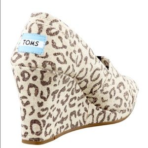 Tom’s Classic Peep Toe Cheetah Wedge